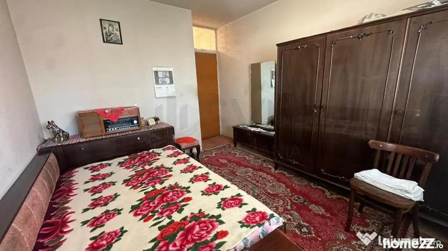 Apartament cu 3 camere decomandat în Aviației