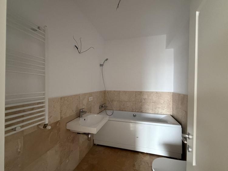 Apartament cu 3 camere decomandat în Herăstrău