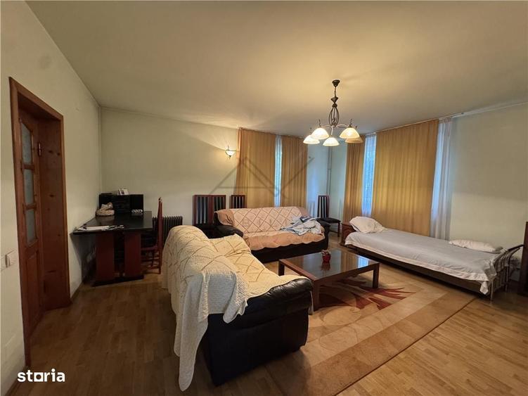 Casă cu 4 camere în Central