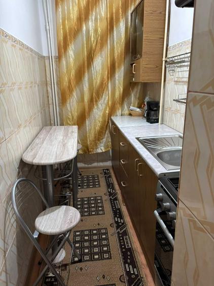 Apartament cu 3 camere semidecomandat în Popoveni
