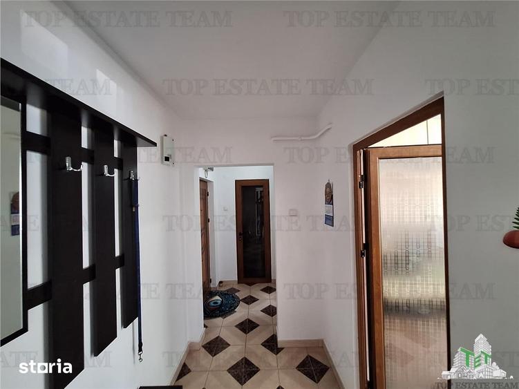 Apartament cu 3 camere semidecomandat, mobilat în Hipodrom