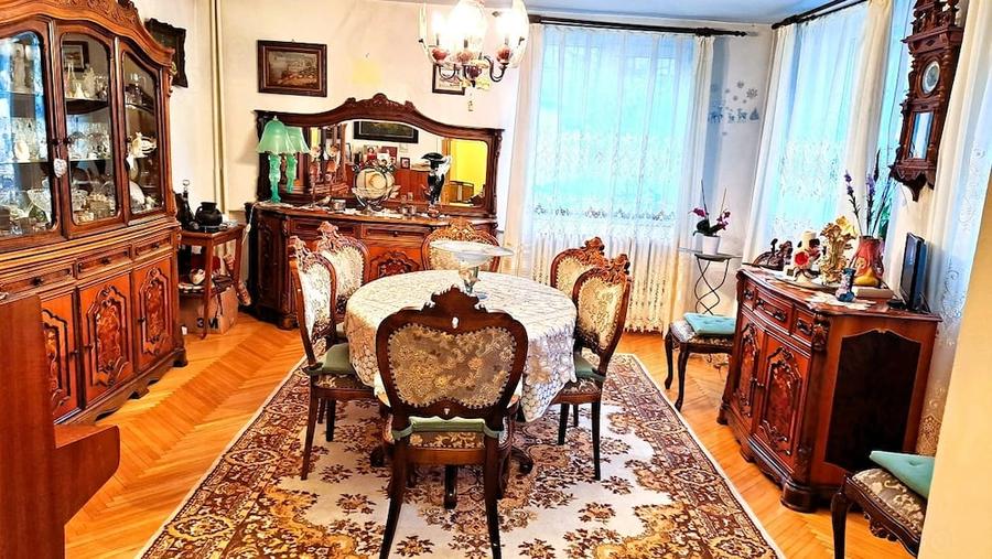 Casă cu 5 camere cu Teren 350 Mp în Central