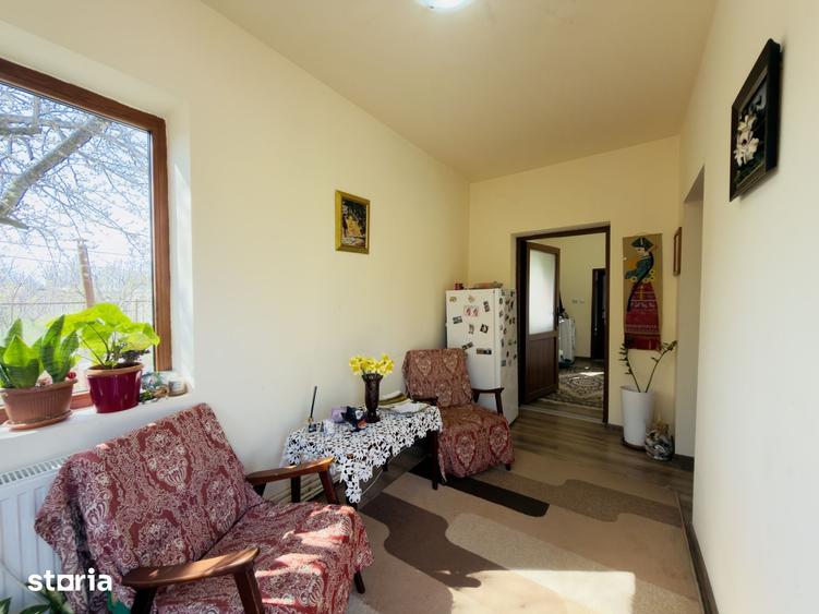Casă cu 2 camere cu Teren 933 Mp în Sânmihaiu Român