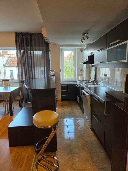 Apartament cu 3 camere în Central