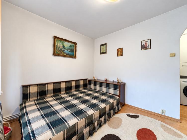 Apartament cu 2 camere semidecomandat în Inel I
