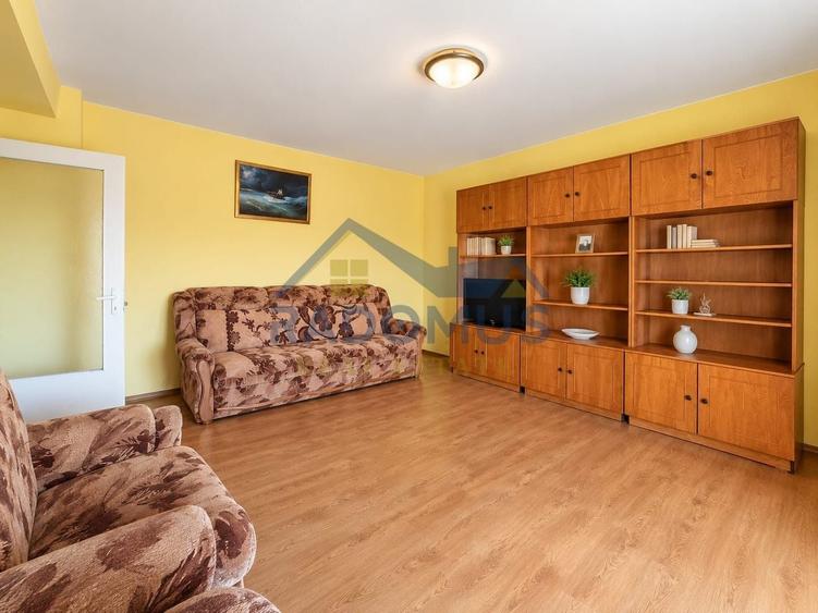 Apartament cu 3 camere decomandat, mobilat în Cantacuzino