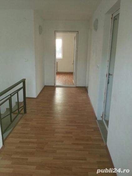 Casă cu 4 camere cu Teren 2000 Mp în Văleni