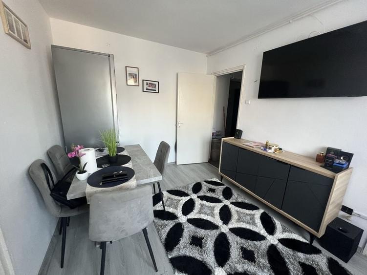 Apartament cu 2 camere nedecomandat în Central