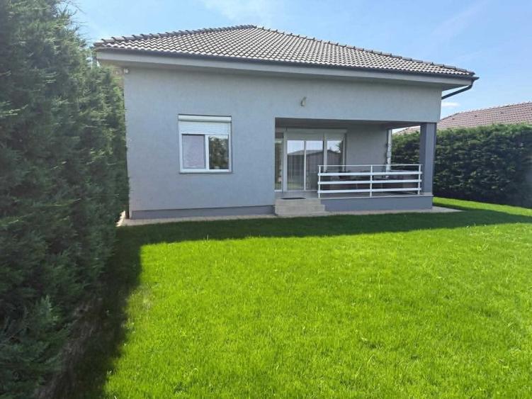 Casă cu 4 camere în Oncea