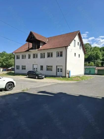 Spațiu comercial, de 520 mp, în Uric