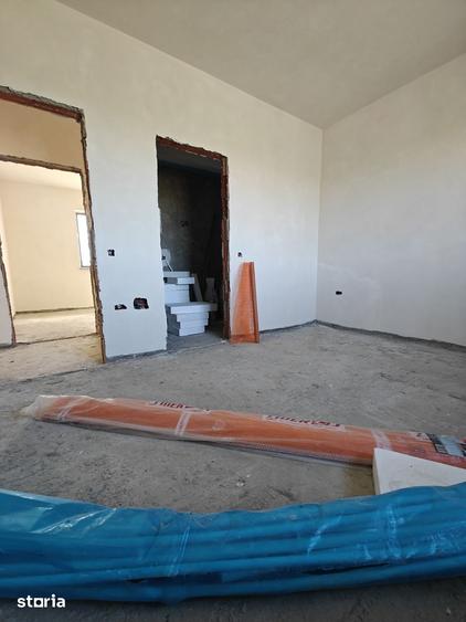 Casă cu 4 camere cu Teren 411 Mp în Clinceni