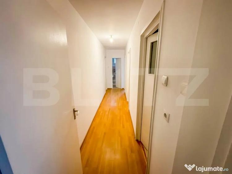 Apartament cu 4 camere semidecomandat în 22 Decembrie