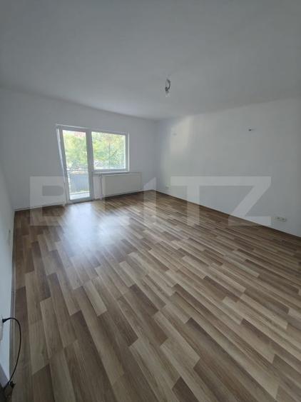 Apartament cu 4 camere decomandat, mobilat în Micro 16