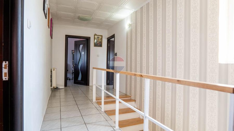 Casă individuală cu 5 camere cu Teren 258 Mp în Nord-Est