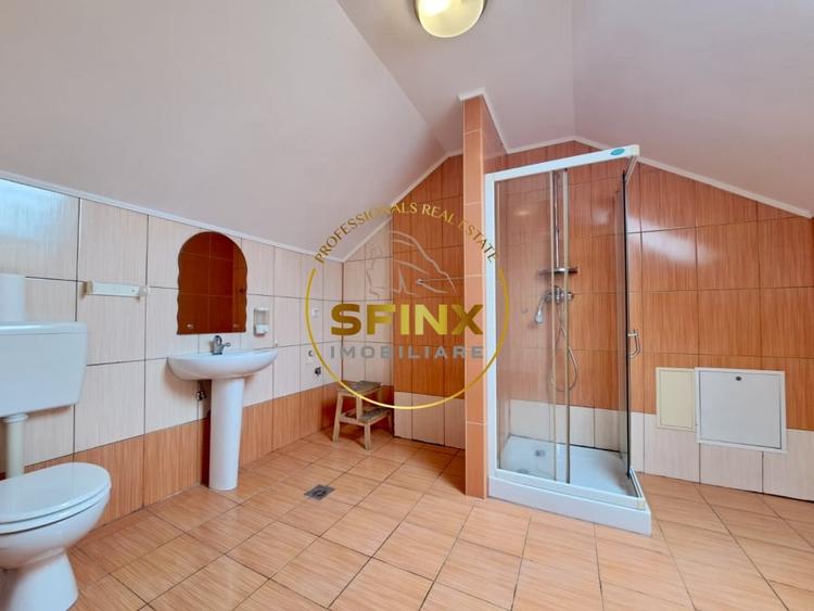 Casă individuală cu 6 camere cu Canalizare în Gara de Nord