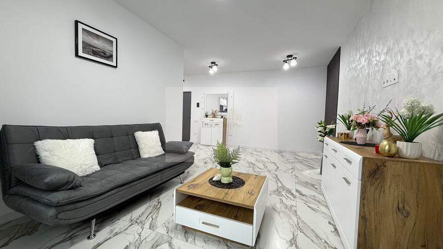 Apartament cu 2 camere semidecomandat, mobilat în Bună Ziua