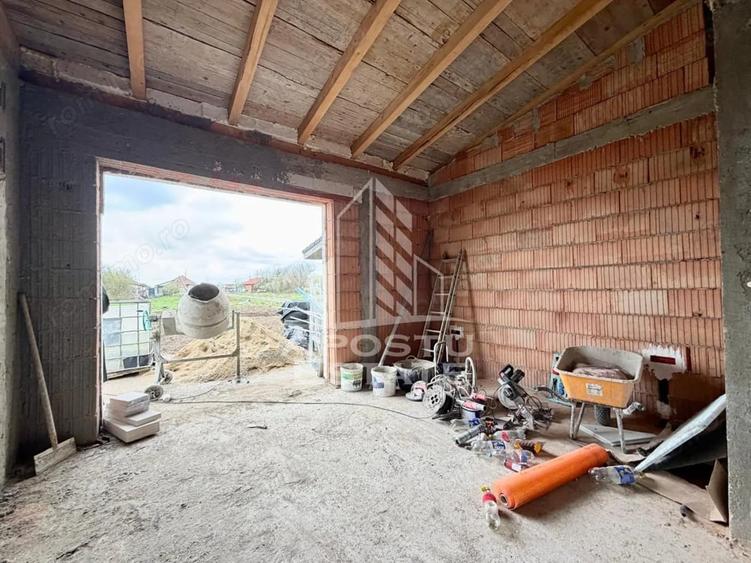 Casă cu 4 camere cu Teren 370 Mp în Giarmata