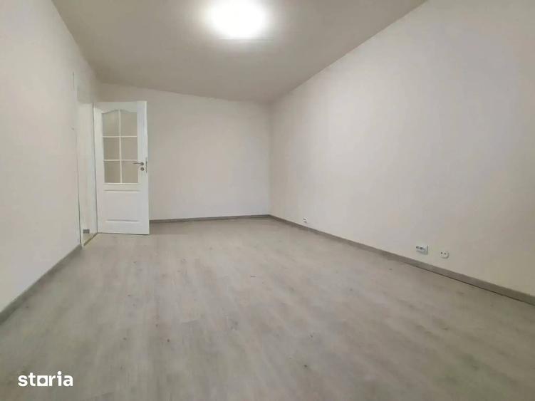 Apartament cu 3 camere decomandat în Ferentari