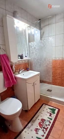 Apartament cu 3 camere decomandat, mobilat în Aradului