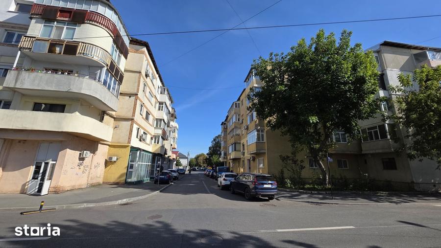 Apartament cu 4 camere în Est