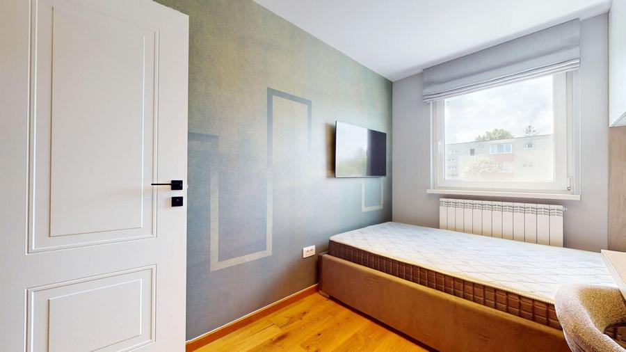 Apartament cu 3 camere semidecomandat, mobilat în Astra