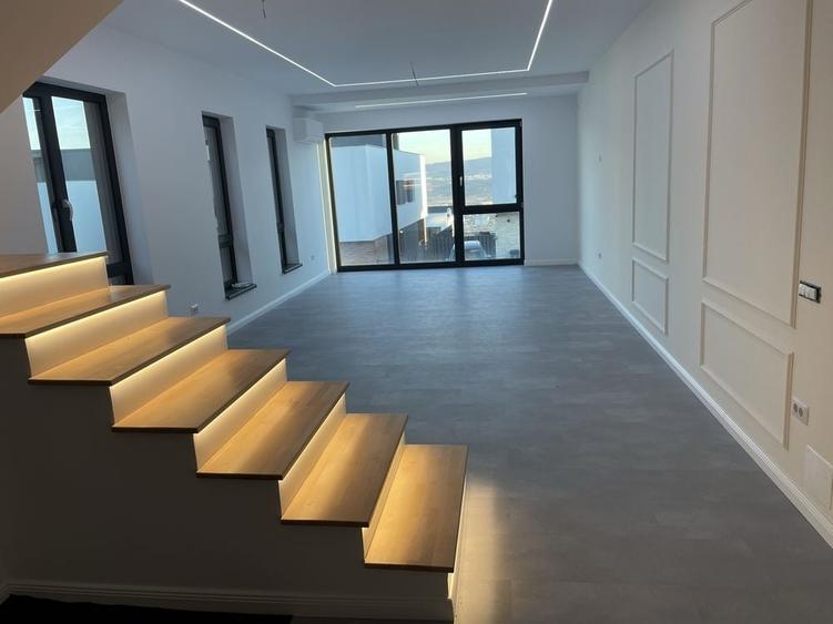 Casă cu 4 camere în Central