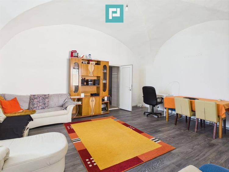 Casa cu 6 camere in zona Central - 6