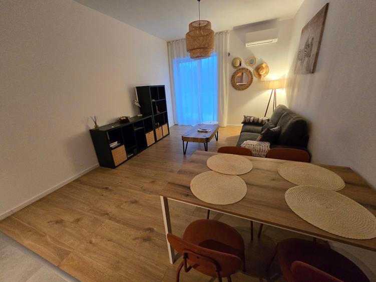 Apartament cu 2 camere decomandat în Băneasa