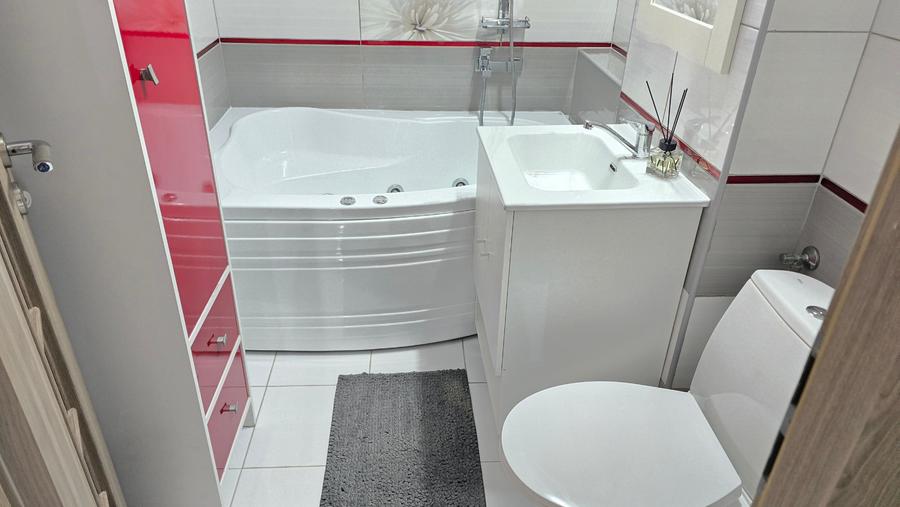 Apartament cu 2 camere decomandat în 22 Decembrie