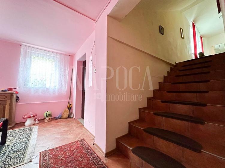 Casă individuală cu 5 camere cu Canalizare în Central