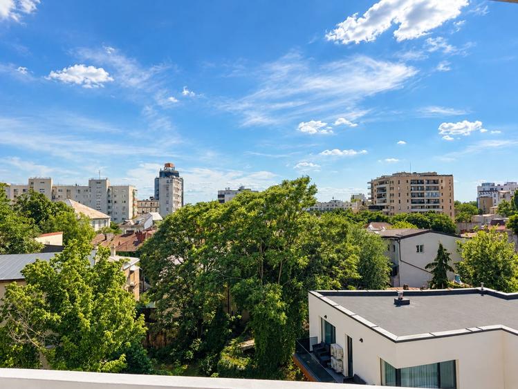 Apartament cu 3 camere decomandat în Eminescu