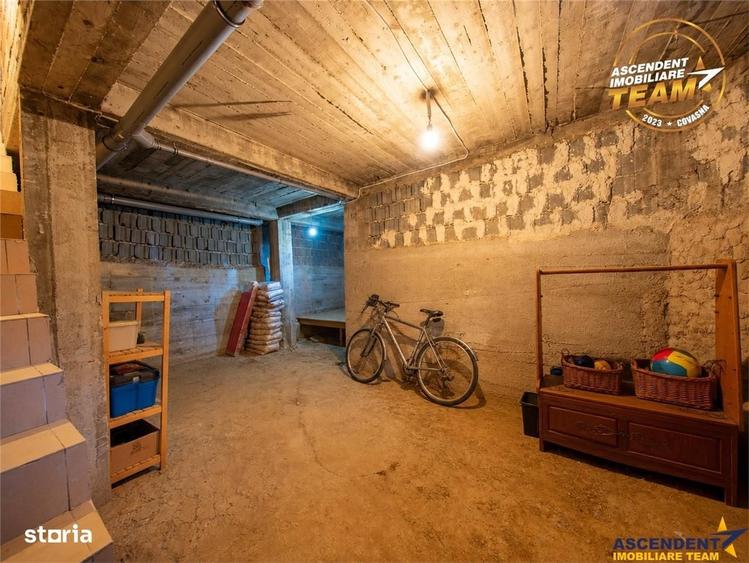 Casă cu 4 camere în Poiana Angelescu