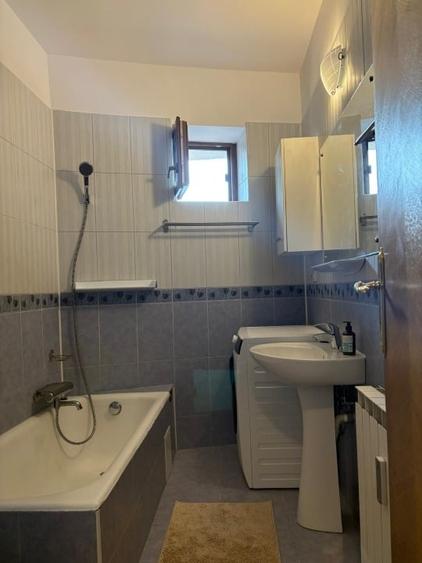 Apartament cu 3 camere decomandat, mobilat în Cotroceni