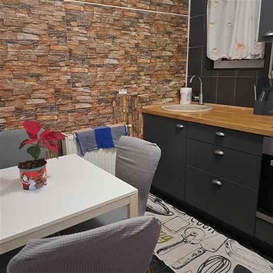 Apartament cu 3 camere semidecomandat, mobilat în Bucureștii Noi