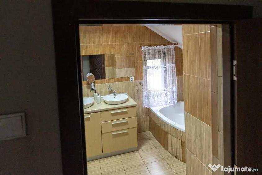 Casă cu 4 camere cu Teren 3200 Mp în Archiș