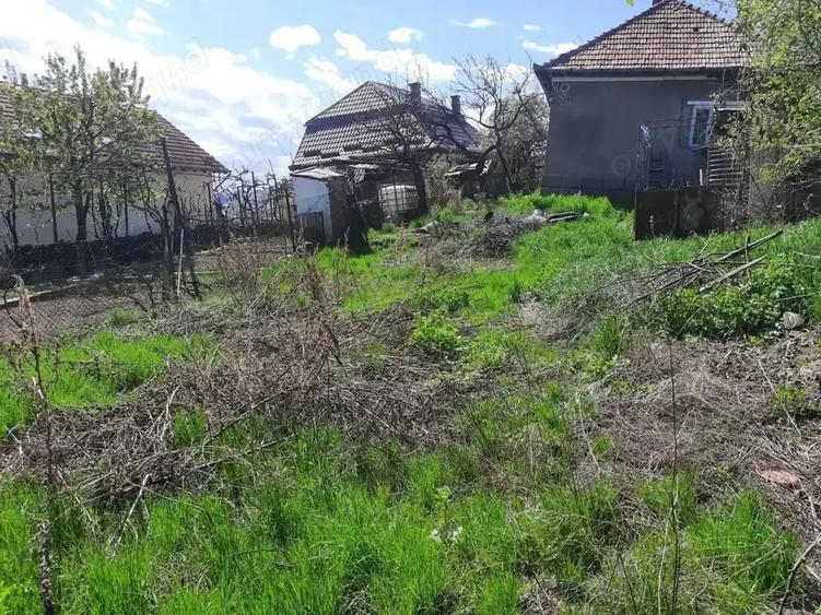 Teren de 460 mp, în Gară