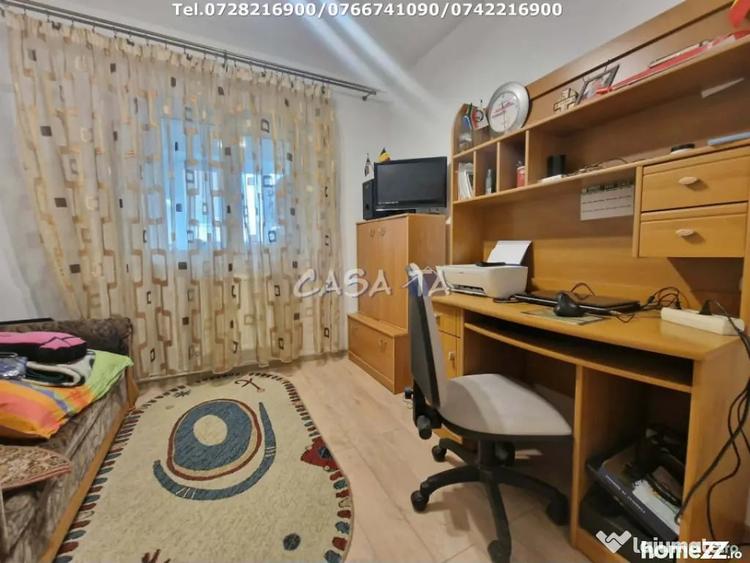 Apartament cu 4 camere decomandat în Central