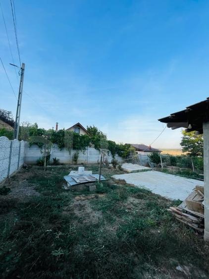Casă individuală cu 7 camere cu Teren 432 Mp în Podari