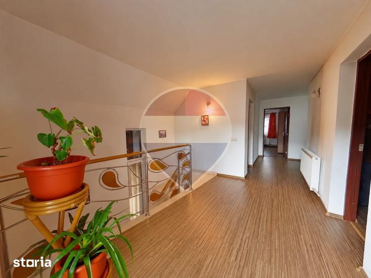 Casă cu 4 camere cu Teren 622 Mp în Bârsana