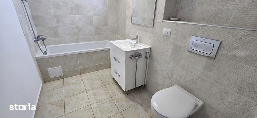 Casă cu 5 camere cu Teren 330 Mp în Ferme