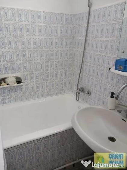 Apartament cu 2 camere semidecomandat în Tomis III
