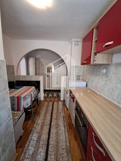 Apartament cu 3 camere semidecomandat, mobilat în Micro 16