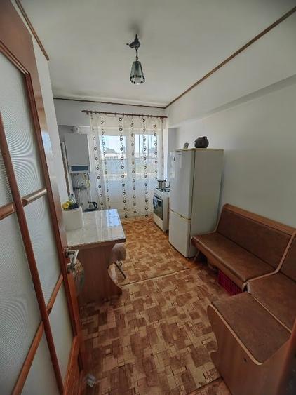 Apartament cu 4 camere decomandat, mobilat în Central