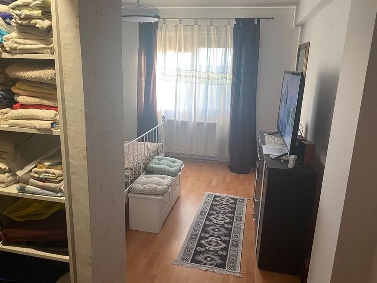 Apartament cu 3 camere decomandat în Vasile Alecsandri