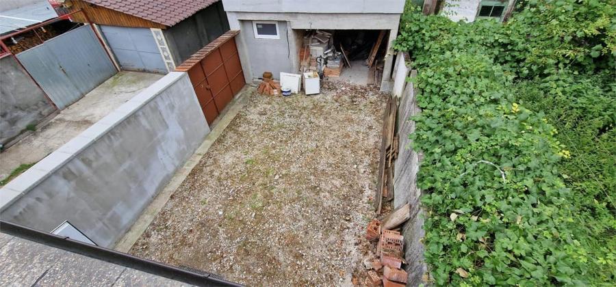 Casă cu 5 camere cu Teren 155 Mp în Muncitoresc