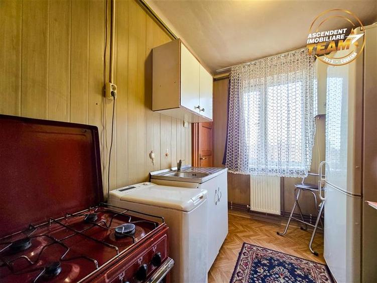 Apartament cu 2 camere decomandat în Lenin
