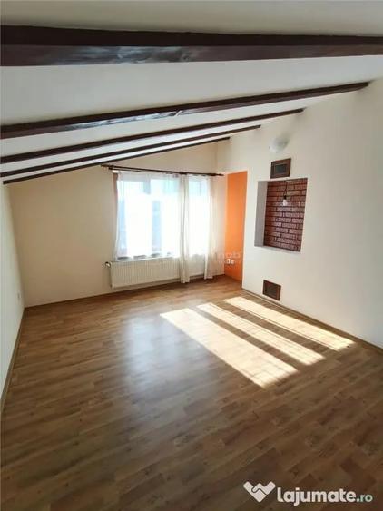 Spațiu comercial, de 200 mp, în Boldești