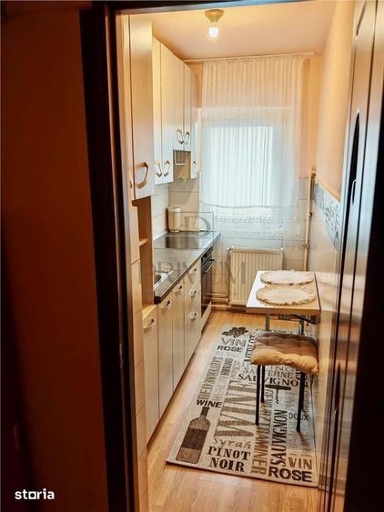Apartament cu 2 camere semidecomandat în Girocului