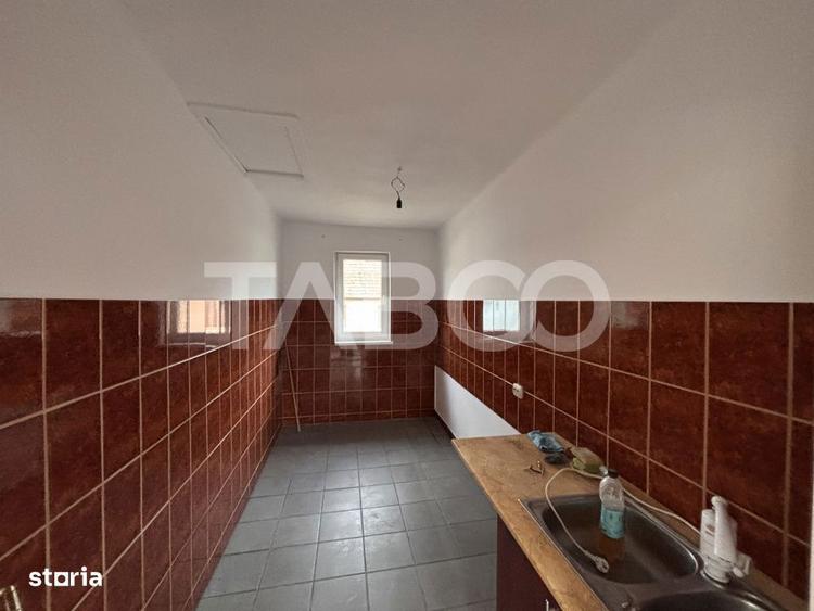 Casă cu 3 camere cu Teren 100 Mp în Șura Mare