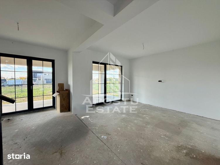 Casă cu 5 camere cu Teren 500 Mp în Ghiroda